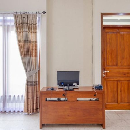 Reddoorz Near Universitas Gajah Mada Kejayan Esterno foto